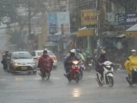 Mây dông lan rộng, cảnh báo lốc sét, mưa đá ở Hà Nội trong tối nay (24/4)