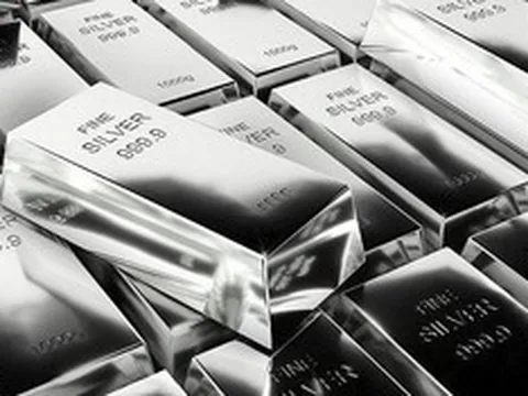 Giá bạc hôm nay (27/4): Đầu tuần, giá bạc trong nước và thế giới đồng loạt lao dốc