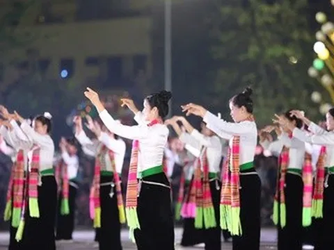 Tôn vinh di sản Xòe Thái qua hội thi quy mô lớn tại Lào Cai