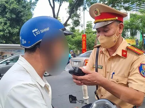 Ngày 30/4, hơn 2.100 tài xế vi phạm nồng độ cồn