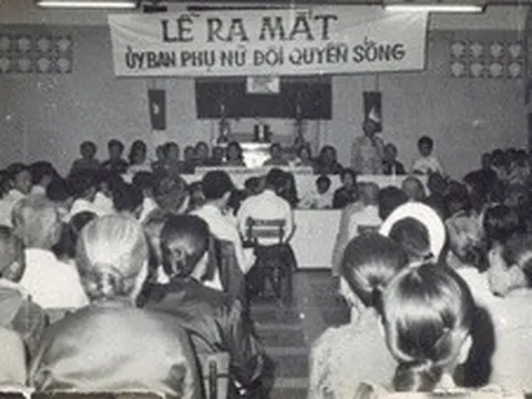 "Đóa sen vàng trong lửa đỏ" Sài Gòn