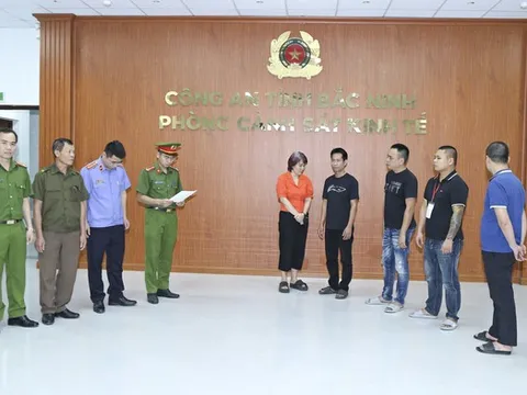 Khởi tố 32 bị can trong đường dây làm giả bệnh án cho người bị kết án tù