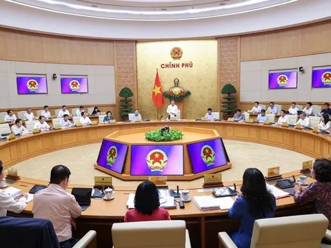 Thủ tướng Lê Minh Hưng chủ trì phiên họp thường kỳ đầu tiên của Chính phủ khóa XVI