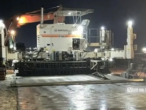 Thi công xuyên đêm, chạy nước rút về đích dự án mở rộng Cảng hàng không Phù Cát