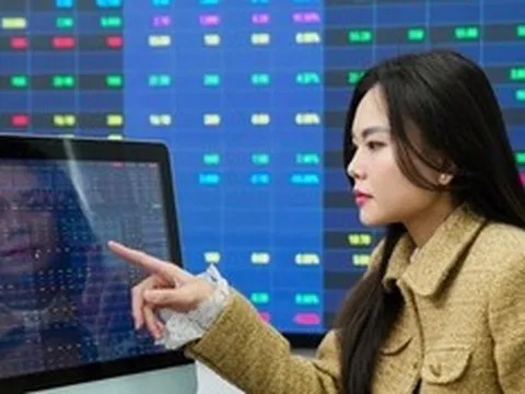 VN-Index tiệm cận vùng cản 1.925 điểm: Nên chốt lời dần, hạn chế mua đuổi