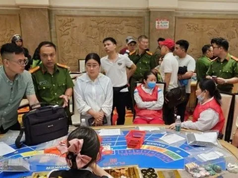 Đột kích sòng bạc "núp bóng" khu vui chơi, thu giữ hơn 300 tỷ đồng