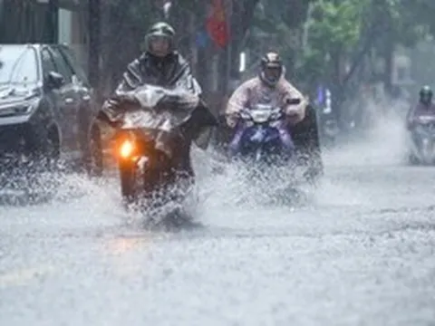 Không khí lạnh tràn xuống miền Bắc, mưa dông dữ dội, cảnh báo lốc sét và mưa đá