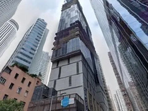 Người phụ nữ rơi từ tầng 29 khách sạn tử vong, 7 người khác bị thương