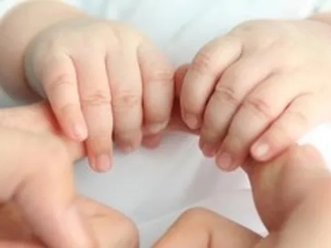 Chính phủ thông qua 3 chính sách của Luật Nuôi con nuôi (sửa đổi)