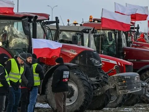 Ba Lan xúc tiến khởi kiện EU vì một “siêu thỏa thuận”