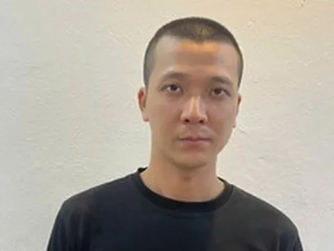 Bắt giữ đối tượng dùng dao đe doạ hai vợ chồng tại bến chờ xe buýt