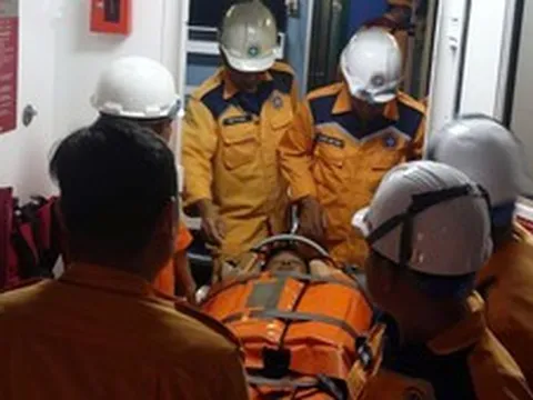 Kịp thời cứu nạn ngư dân nghi mắc bệnh tim trên vùng biển Đà Nẵng