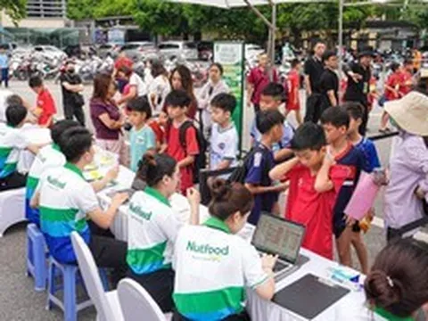 Hàng nghìn thí sinh và phụ huynh hội tụ tại Ngày hội bóng đá nhí Nutifood 2026
