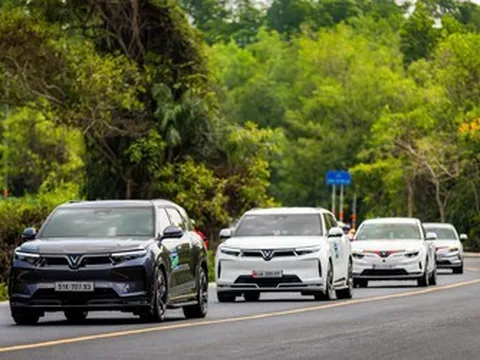 Chủ xe tiên phong thích thú khi VinFast VF 9 liên tục được “làm mới”