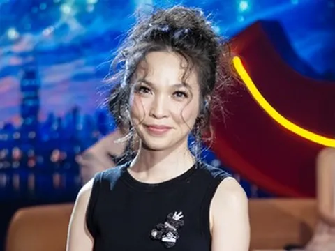Mỹ nhân 8X gây chú ý với giọng hát "ngọt như mía lùi" dù đã U50