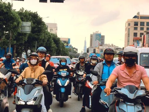 “Đảo chiều” dòng xe ở cửa ngõ sân bay: Đường Cộng Hòa giảm ùn ứ giờ tan tầm