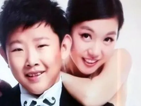 Chụp ảnh cưới, người đàn ông 40 tuổi bị nhầm là "con của vợ"