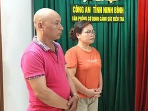 Bắt cặp vợ chồng đưa hối lộ làm sổ đỏ để bán đất trả nợ