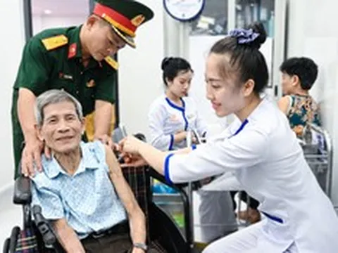 Côn Đảo được hỗ trợ vắc xin cúm suốt 3 năm và kho lạnh chuẩn GSP đầu tiên nhờ Gói hỗ trợ quy mô lớn của VNVC