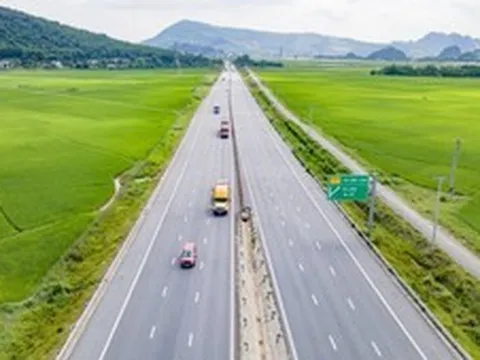 Đề xuất thu phí 900 đồng/km khi lưu thông trên cao tốc Bắc - Nam