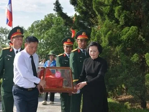 Đón 80 hài cốt liệt sĩ quân tình nguyện, chuyên gia Việt Nam hy sinh tại Lào trở về đất mẹ