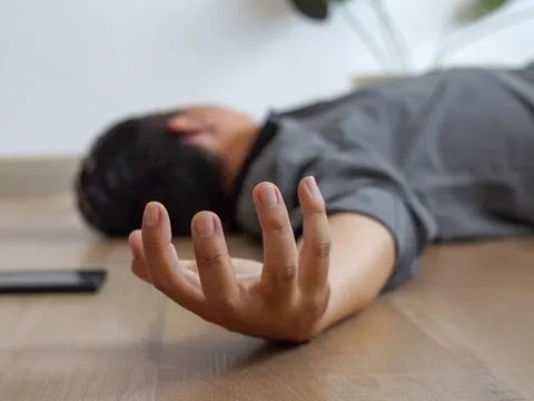 Người đàn ông 67 tử vong sau bữa ăn, bác sĩ cảnh báo "thủ phạm vô hình" nhiều người đang xem thường
