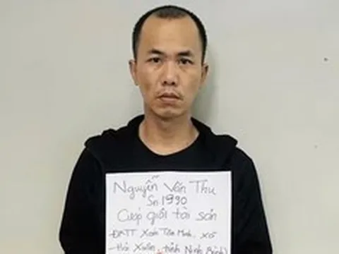 Bắt đối tượng nhờ đổi tiền rồi cướp giật tiền, vàng của cụ bà bán vé số 74 tuổi