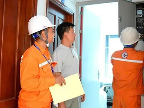 EVNHANOI tuyên truyền, hướng dẫn thực hiện đúng giá
bán lẻ điện tại các điểm cho thuê nhà