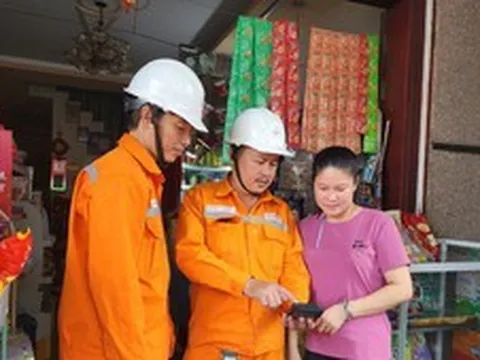 EVNHCMC: Kết hợp kỹ thuật và tuyên truyền để giữ ổn định hệ thống điện mùa nắng nóng