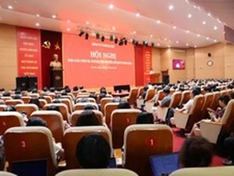 Chuẩn hóa công tác tư tưởng, chính trị, bảo vệ vững chắc nền tảng của Đảng trong kỷ nguyên số