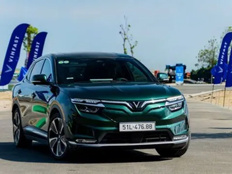 Chủ xe VinFast VF 8: “Cảm giác tăng tốc này chỉ xe vài tỷ mới có được”