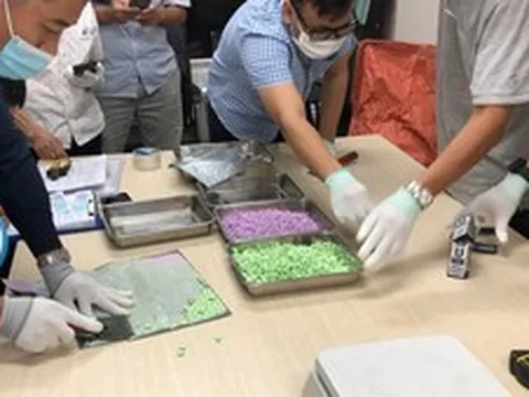 Kiểm soát các hoạt động hợp pháp liên quan đến ma túy