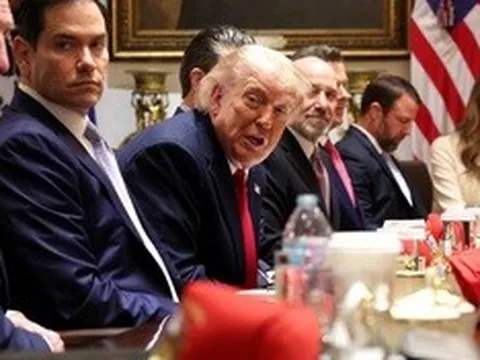 Ukraine sẵn sàng mua Patriot, ông Zelensky đưa ra cảnh báo về hành động quân sự của Nga