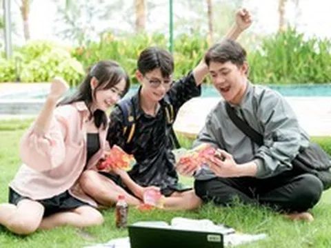 Xé nhãn sau khi giải khát, nhiều người có thêm niềm vui bất ngờ