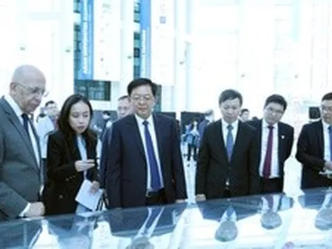 Phó Thủ tướng Hồ Quốc Dũng thăm Đại học hàng đầu Kazakhstan và Trung tâm đổi mới sáng tạo Astana Hub