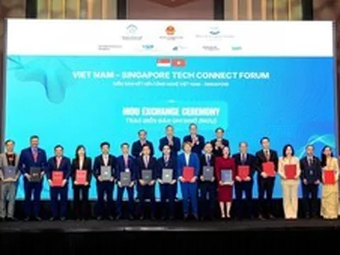 Trường Đại học Văn Lang và Đại học Quốc gia Singapore ký kết hợp tác