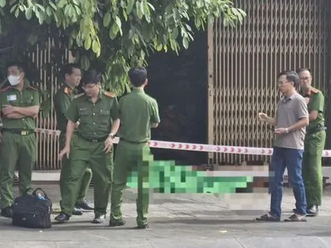 Người đàn ông tử vong trước cửa nhà sau cuộc gọi bí ẩn lúc gần sáng