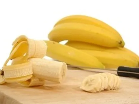Ăn chuối kiểu "lạ", người đàn ông 73 tuổi suýt mất mạng