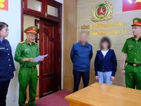 Phát hiện hàng loạt sản phẩm giả thương hiệu nổi tiếng, khởi tố 2 chủ shop