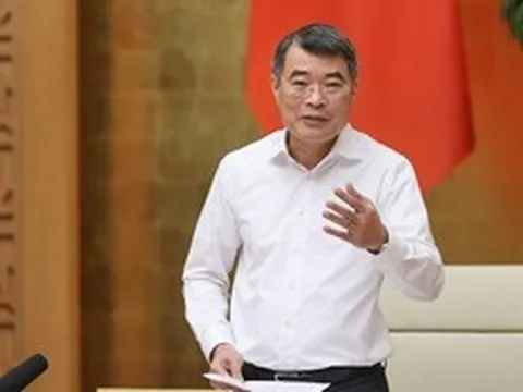 Thủ tướng: Tạm thời giữ ổn định giá dịch vụ y tế, giáo dục