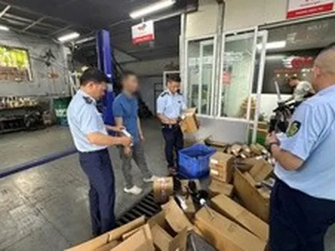 Hà Nội: Phát hiện hơn 800 phụ tùng ô tô nghi giả nhãn hiệu Peugeot