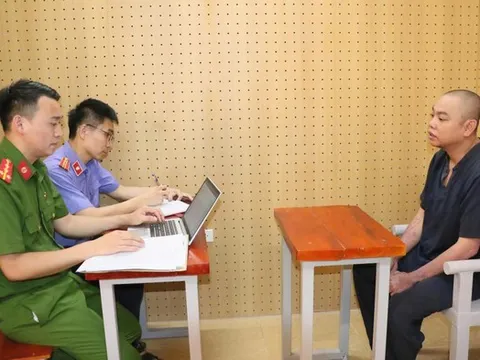 Bắt 2 đối tượng quay lén quá trình làm việc của CSGT để tống tiền