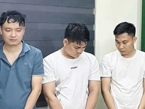 Triệt phá đường dây tiêu thụ hàng nghìn điện thoại Samsung giả trên toàn quốc