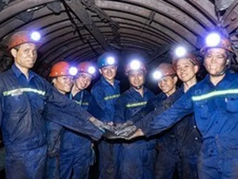 Nắng nóng kéo dài, TKV nỗ lực cung cấp đủ than cho các nhà máy điện vận hành