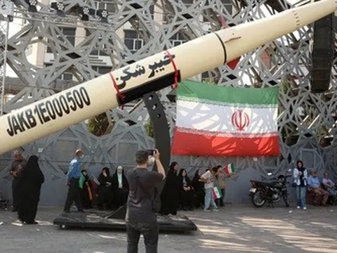 Iran tấn công Israel, phá vỡ lệnh ngừng bắn mong manh