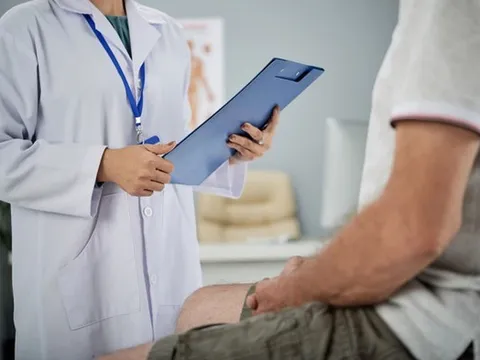 Người đàn ông 53 tuổi có dấu hiệu ung thư suốt 2 tháng mà không biết