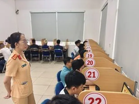 Thi bằng lái xe: Bộ Công an đề xuất tăng câu hỏi lý thuyết, bỏ sát hạch mô phỏng