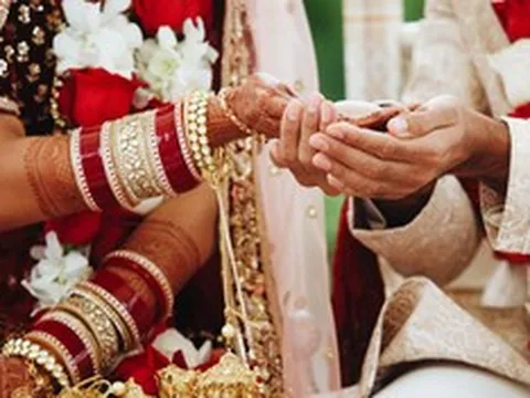 Chú rể vừa đến rước dâu thì nhận tin "sét đánh": Cô dâu bỏ trốn cùng người yêu và cái kết bất ngờ