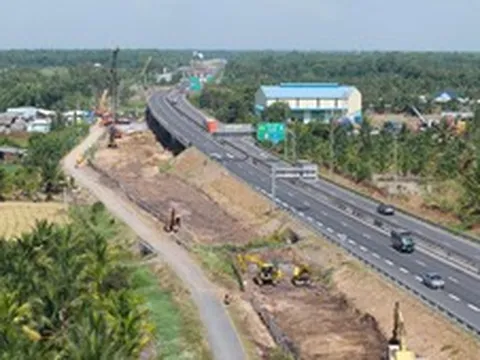 Tính toán lại tổng mức đầu tư cao tốc nối Đồng bằng sông Cửu Long với TPHCM