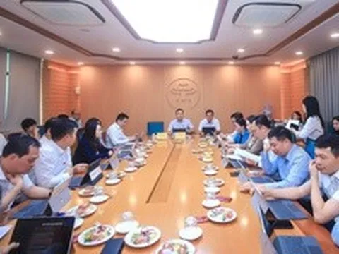 Hà Nội: Cán bộ xã có ngày làm việc tới 20h30 vì quá tải